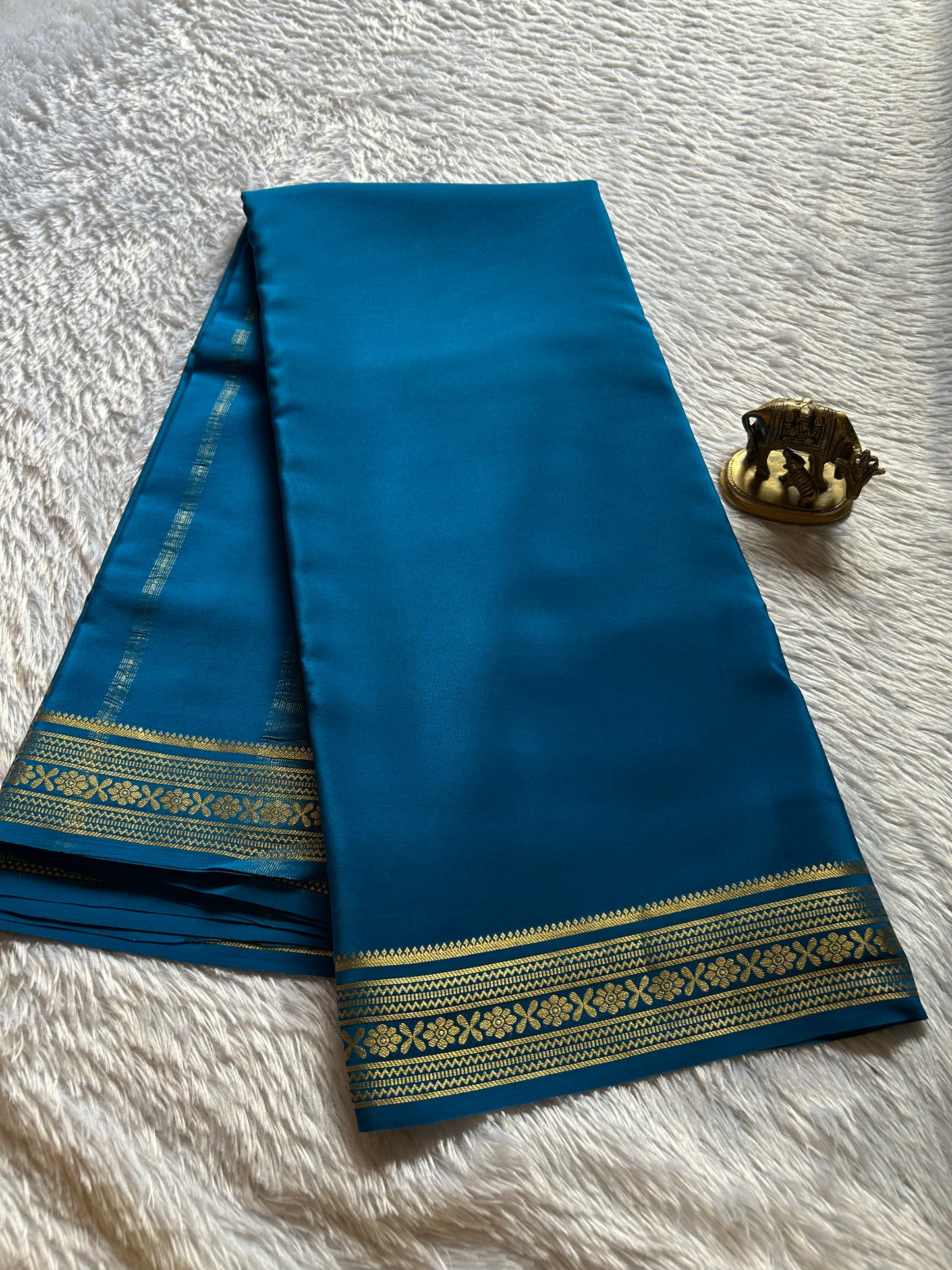Kanthi : Solid Teal blue