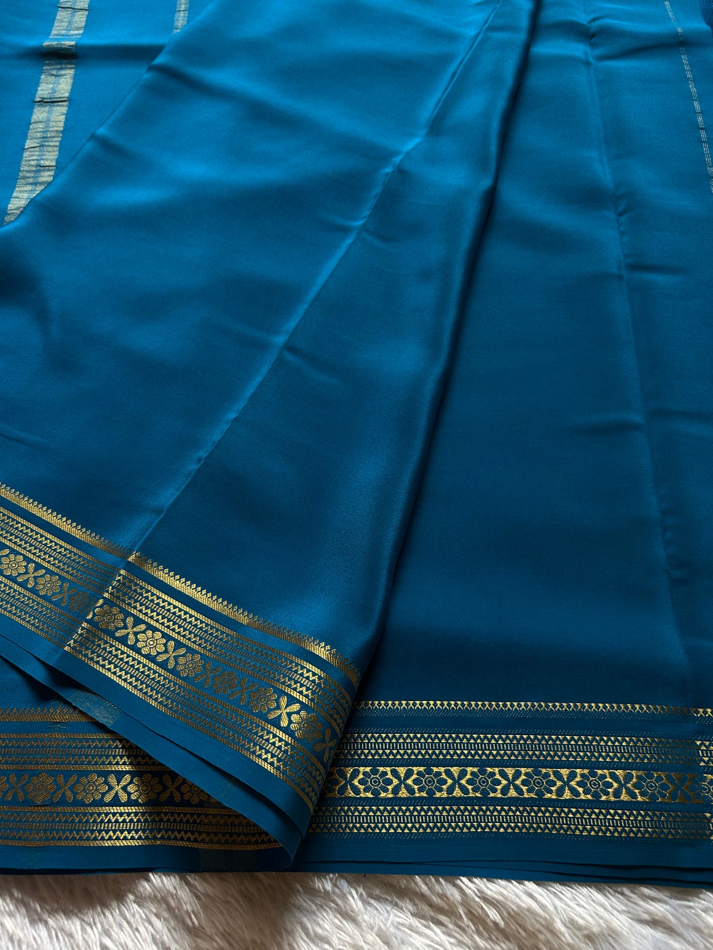Kanthi : Solid Teal blue