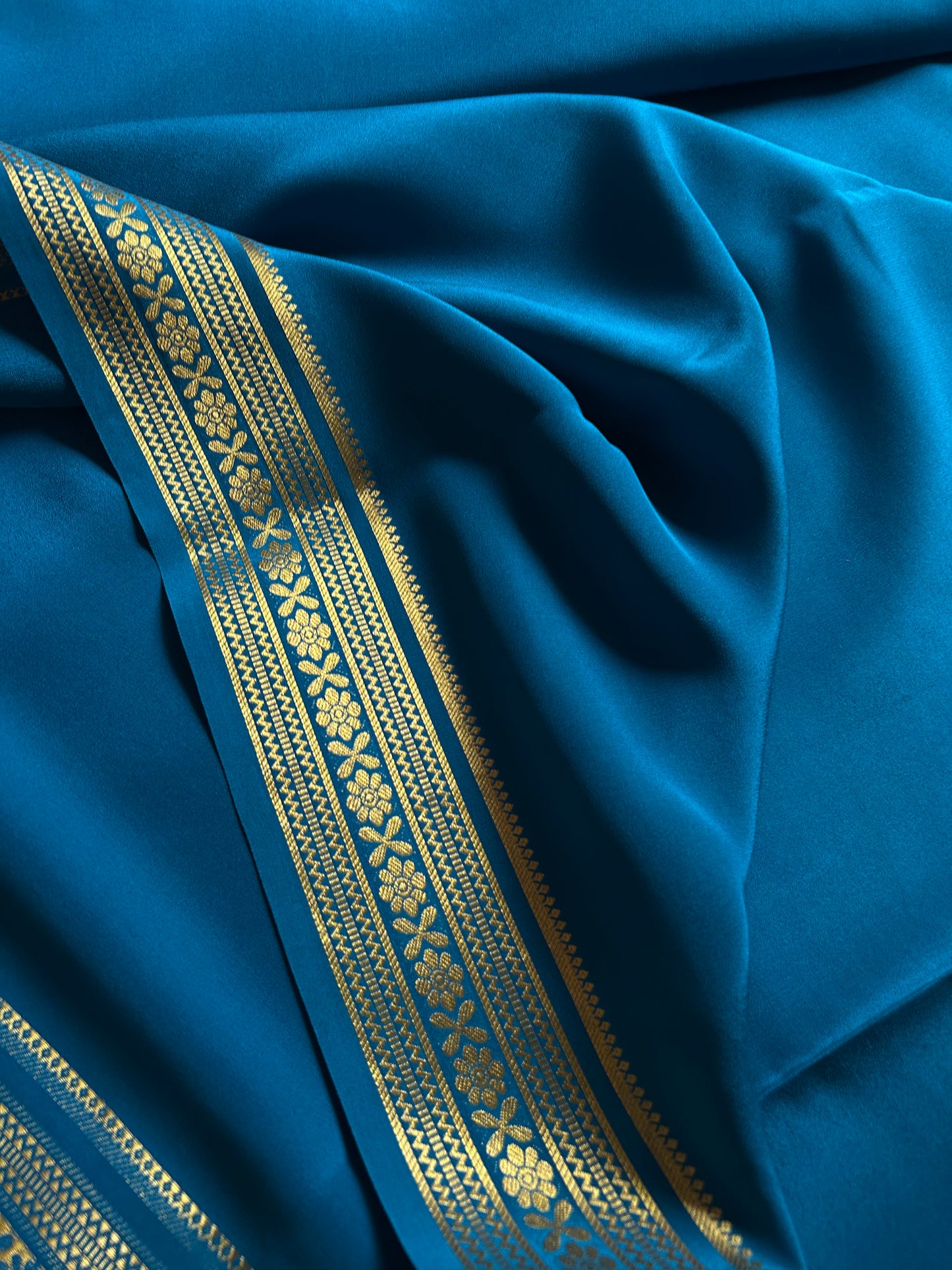Kanthi : Solid Teal blue