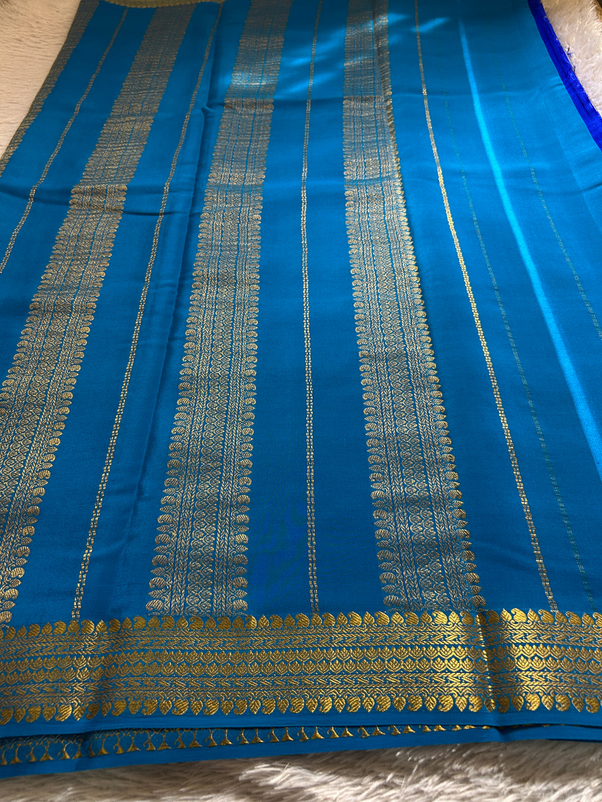 Vasanthi (2D) : Royal blue-ananda blue