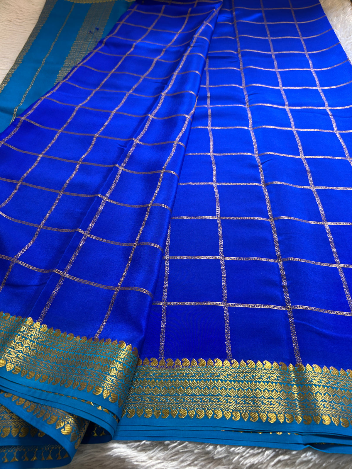 Vasanthi (2D) : Royal blue-ananda blue