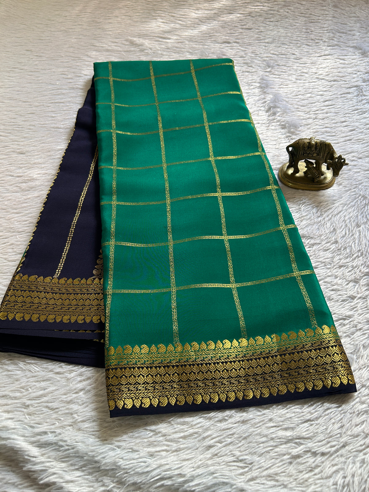 Vasanthi (2D) : Rama green-deep blue