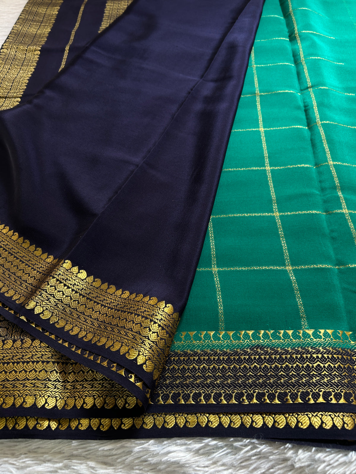 Vasanthi (2D) : Rama green-deep blue
