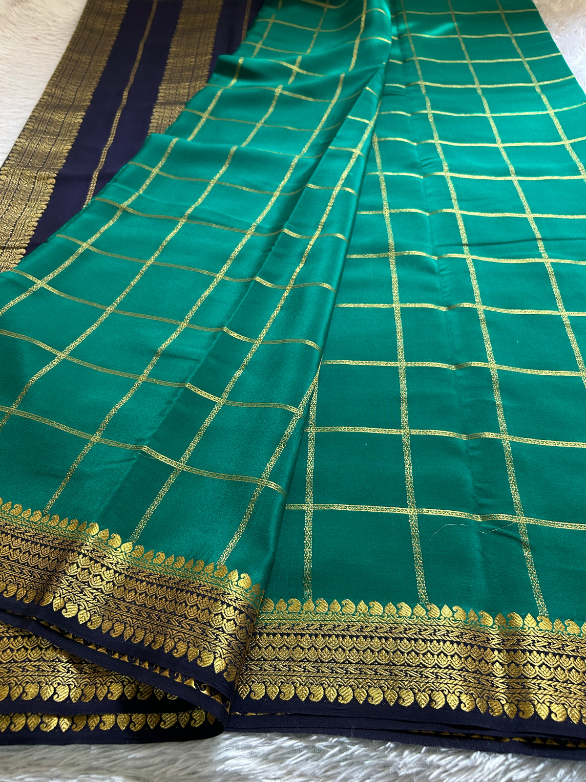 Vasanthi (2D) : Rama green-deep blue