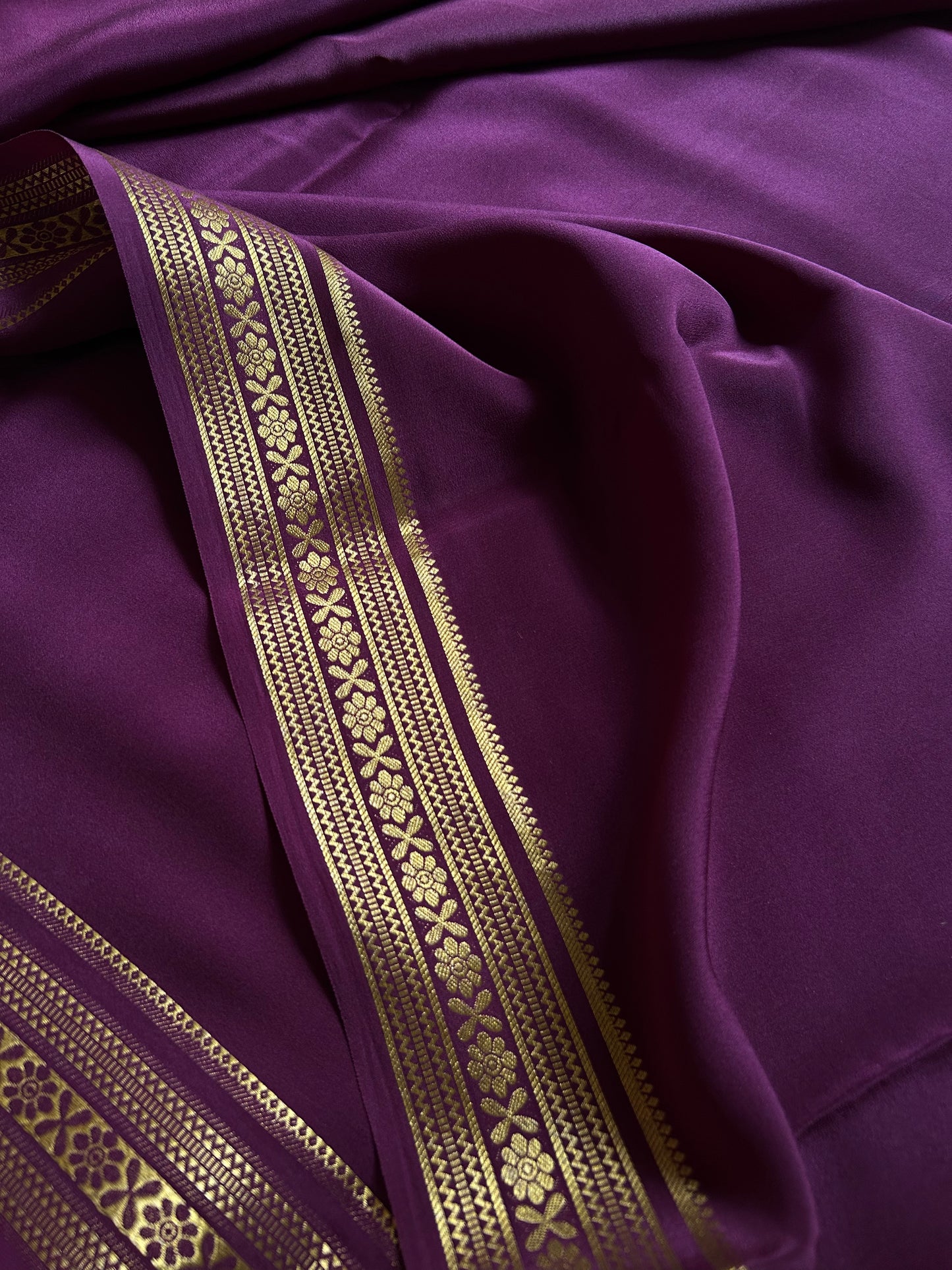Kanthi : Solid Deep plum