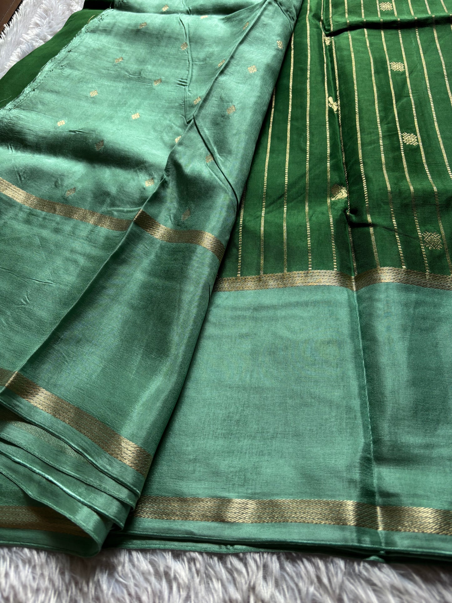 SS129 (2D) : Bottle green-sea green