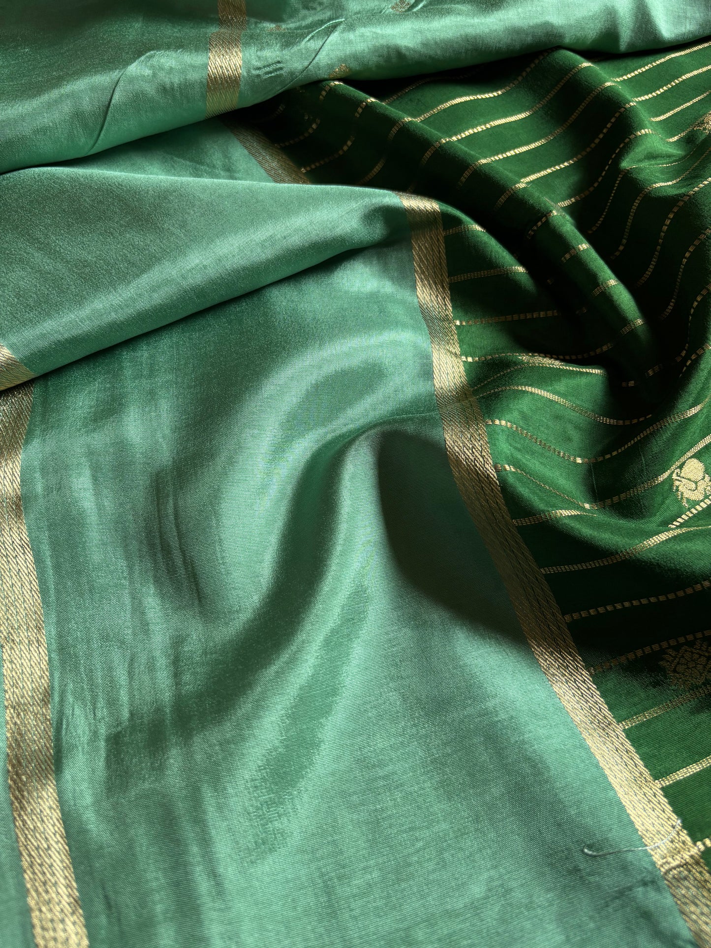 SS129 (2D) : Bottle green-sea green