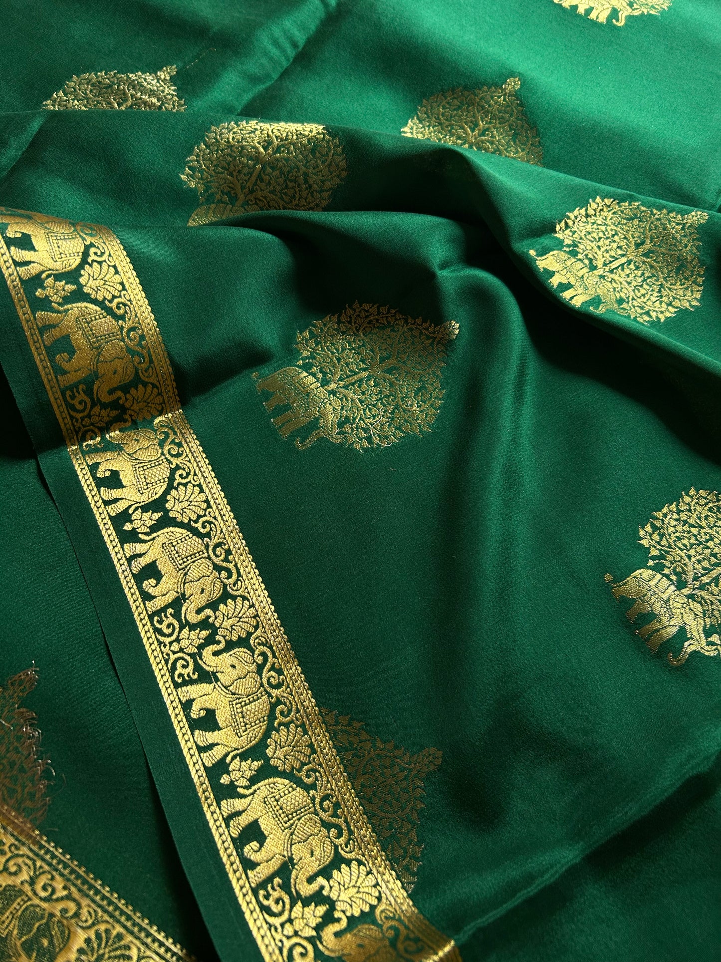 Ambari : Solid Dark green