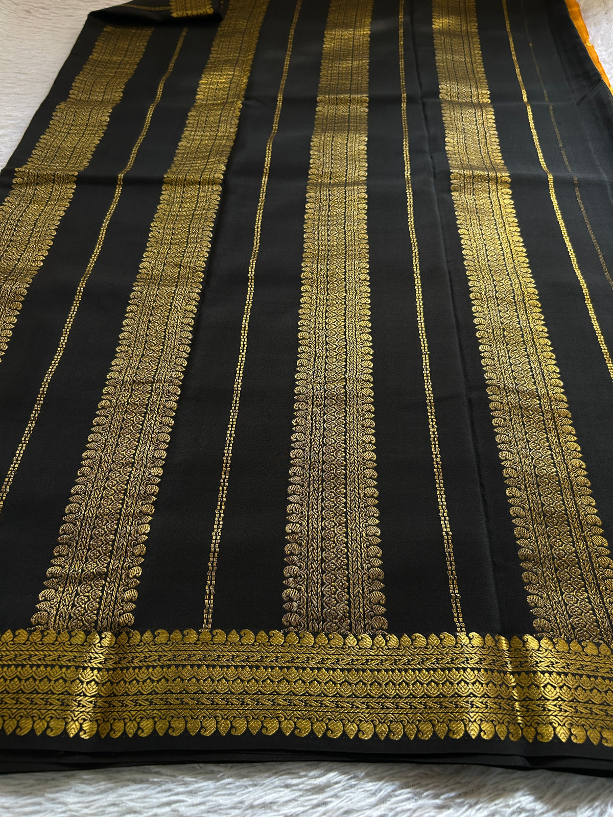 Vasanthi (2D) : Golden yellow-black