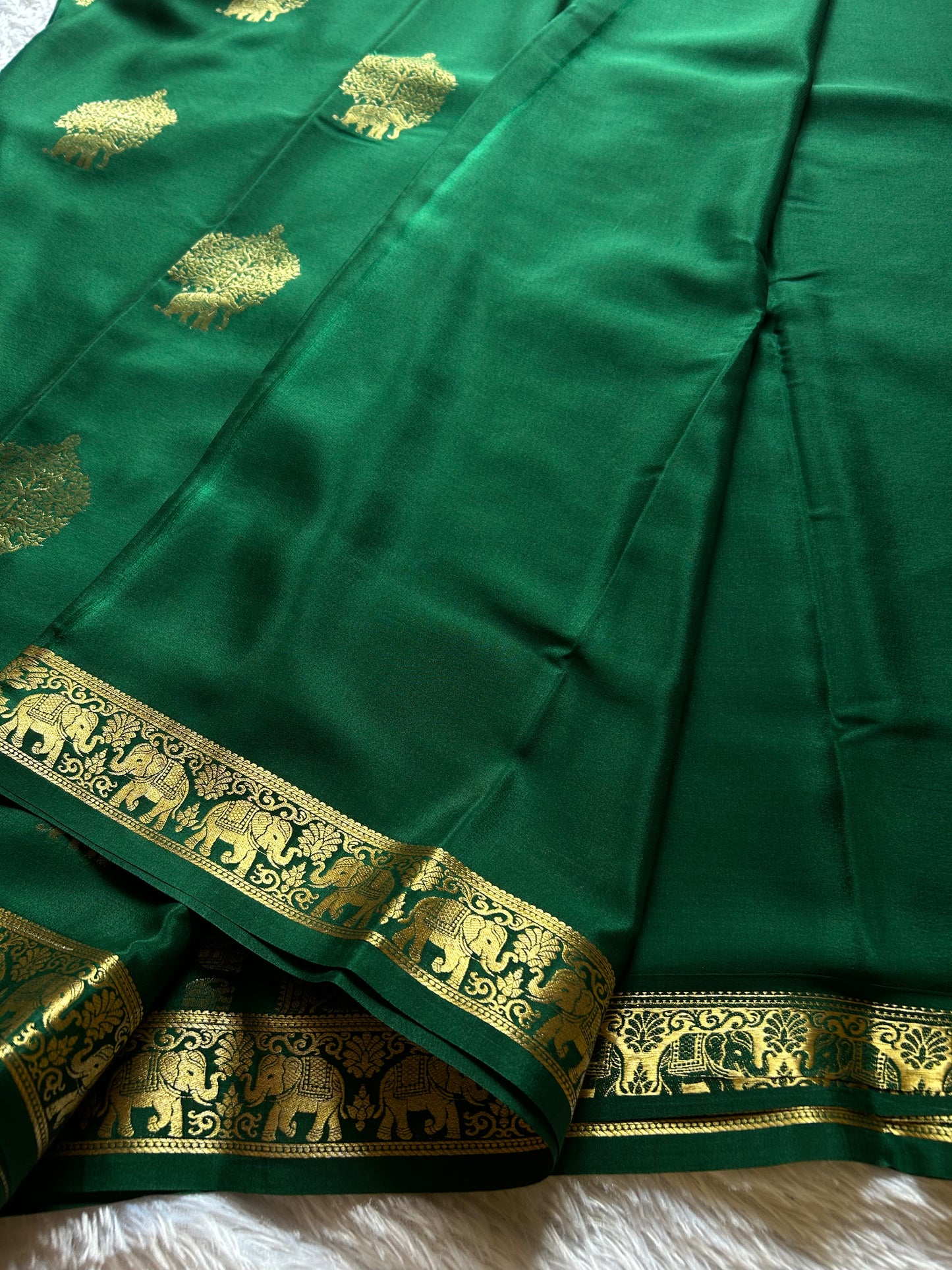 Ambari : Solid Dark green