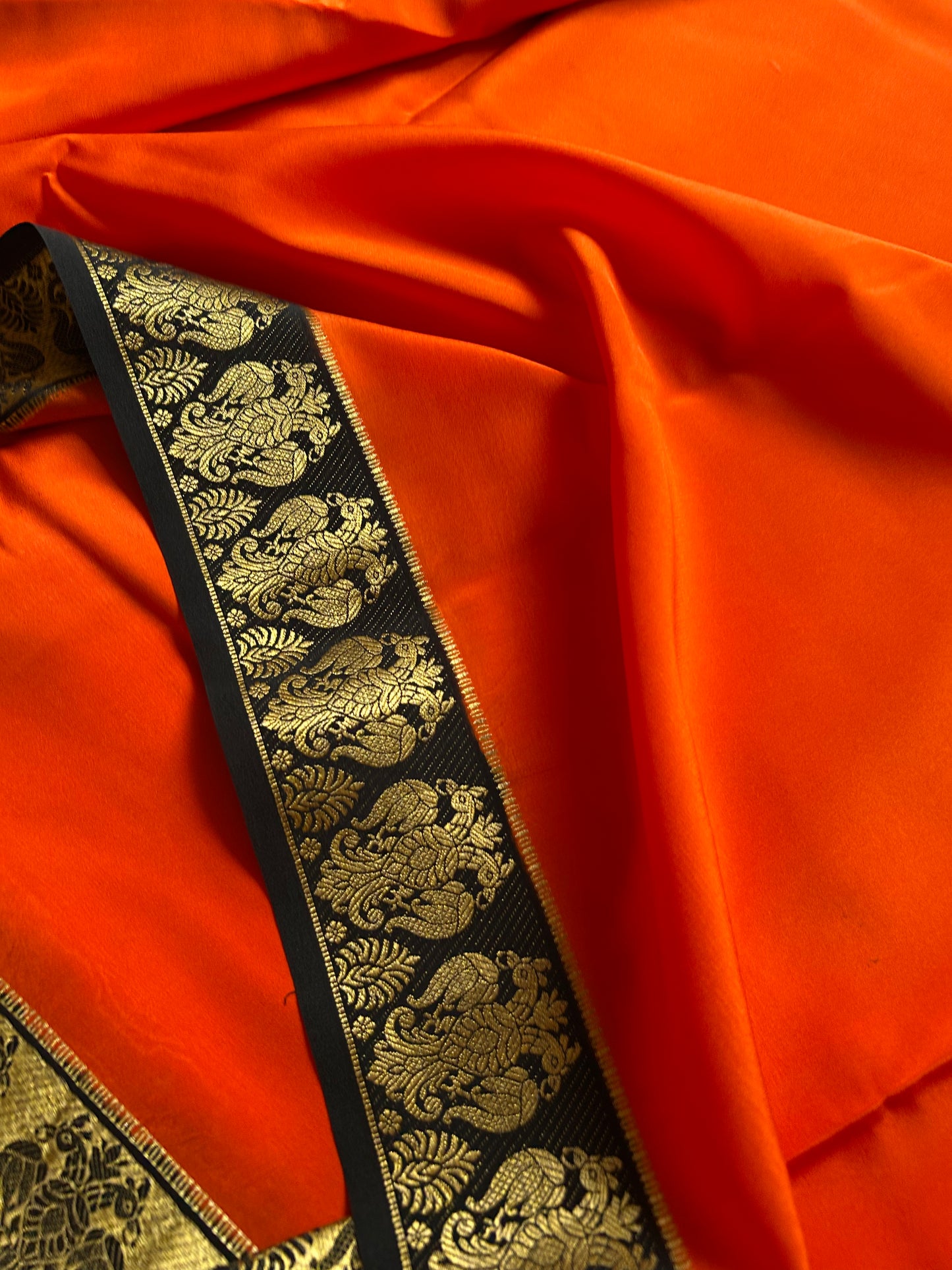 Veera (2D) : Orange-black