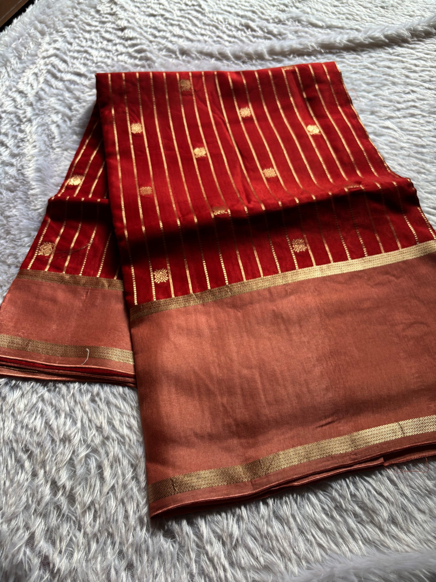 SS129 (2D) : Dark red-peach