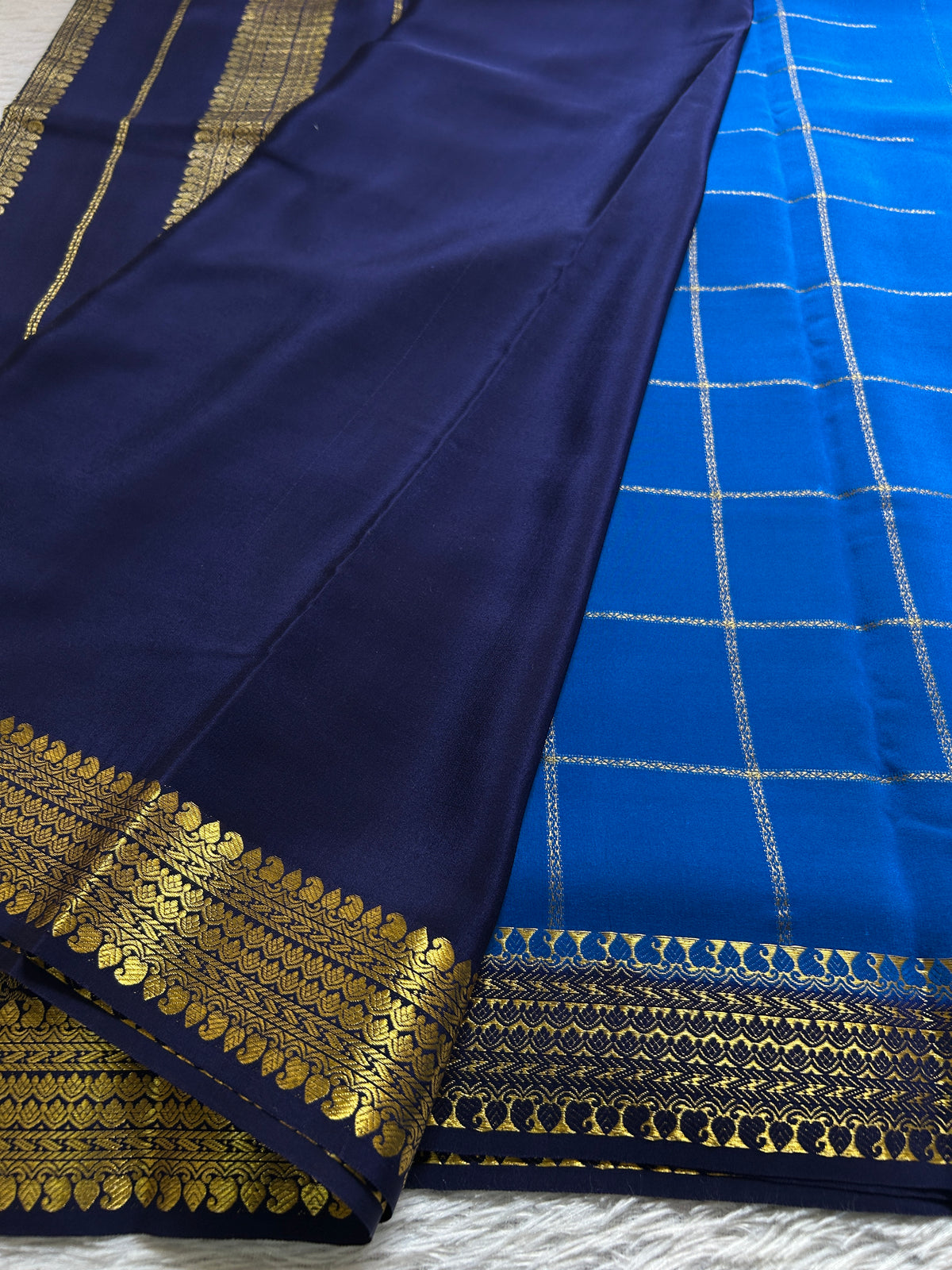 Vasanthi (2D) : Royal blue-navy blue