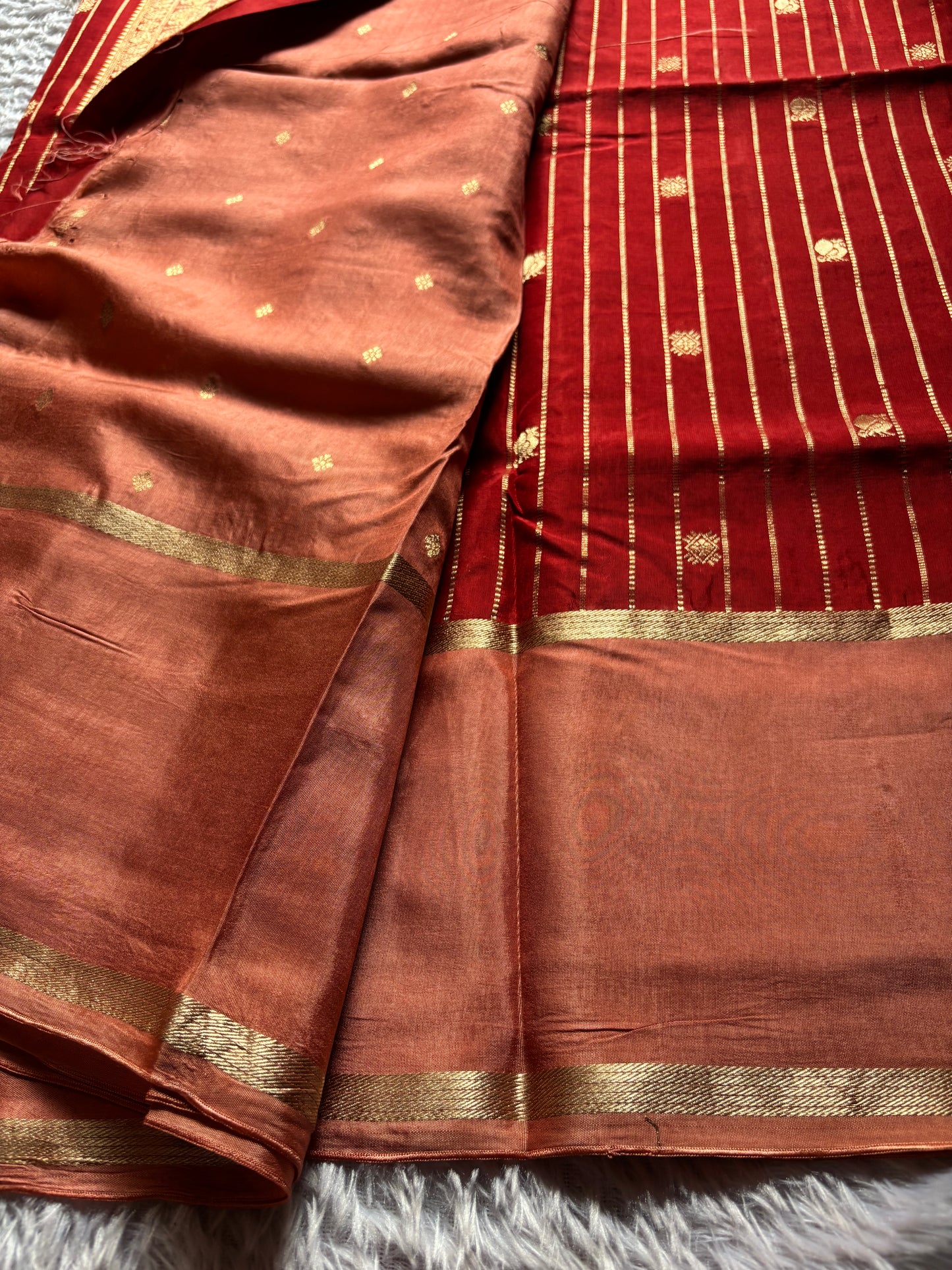 SS129 (2D) : Dark red-peach
