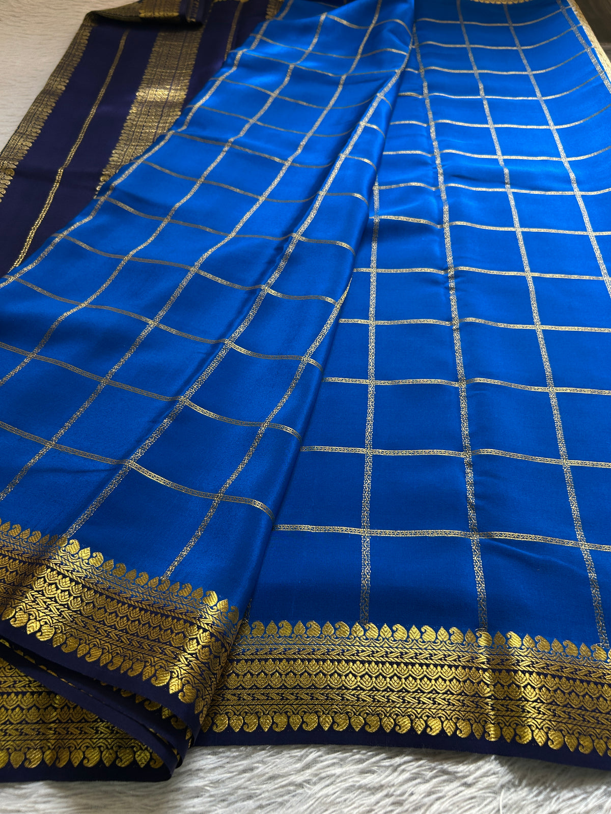 Vasanthi (2D) : Royal blue-navy blue