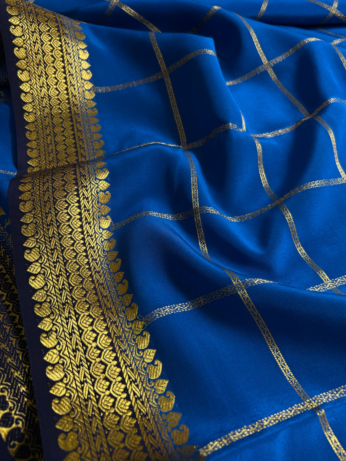 Vasanthi (2D) : Royal blue-navy blue