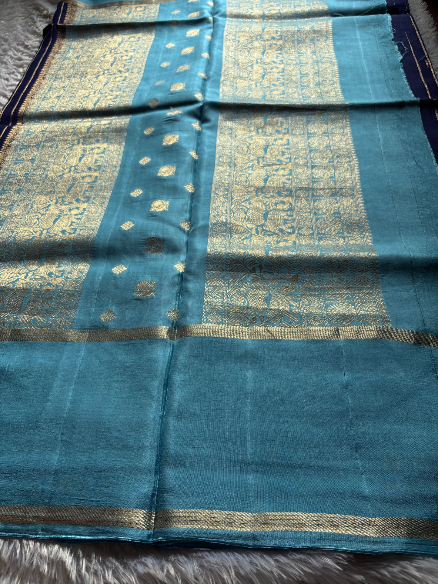 SS129 (2D) : Deep blue-sky blue