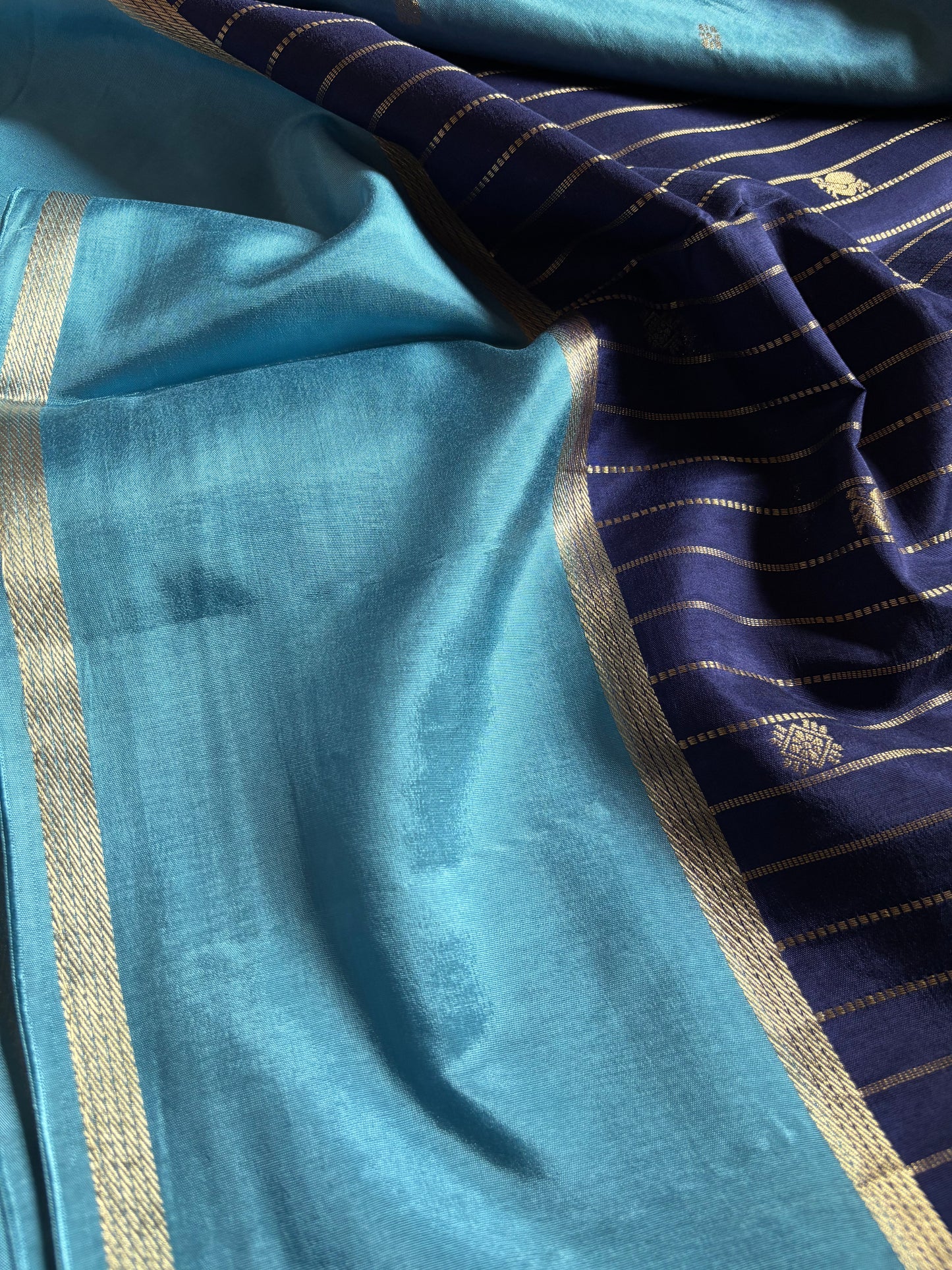 SS129 (2D) : Deep blue-sky blue