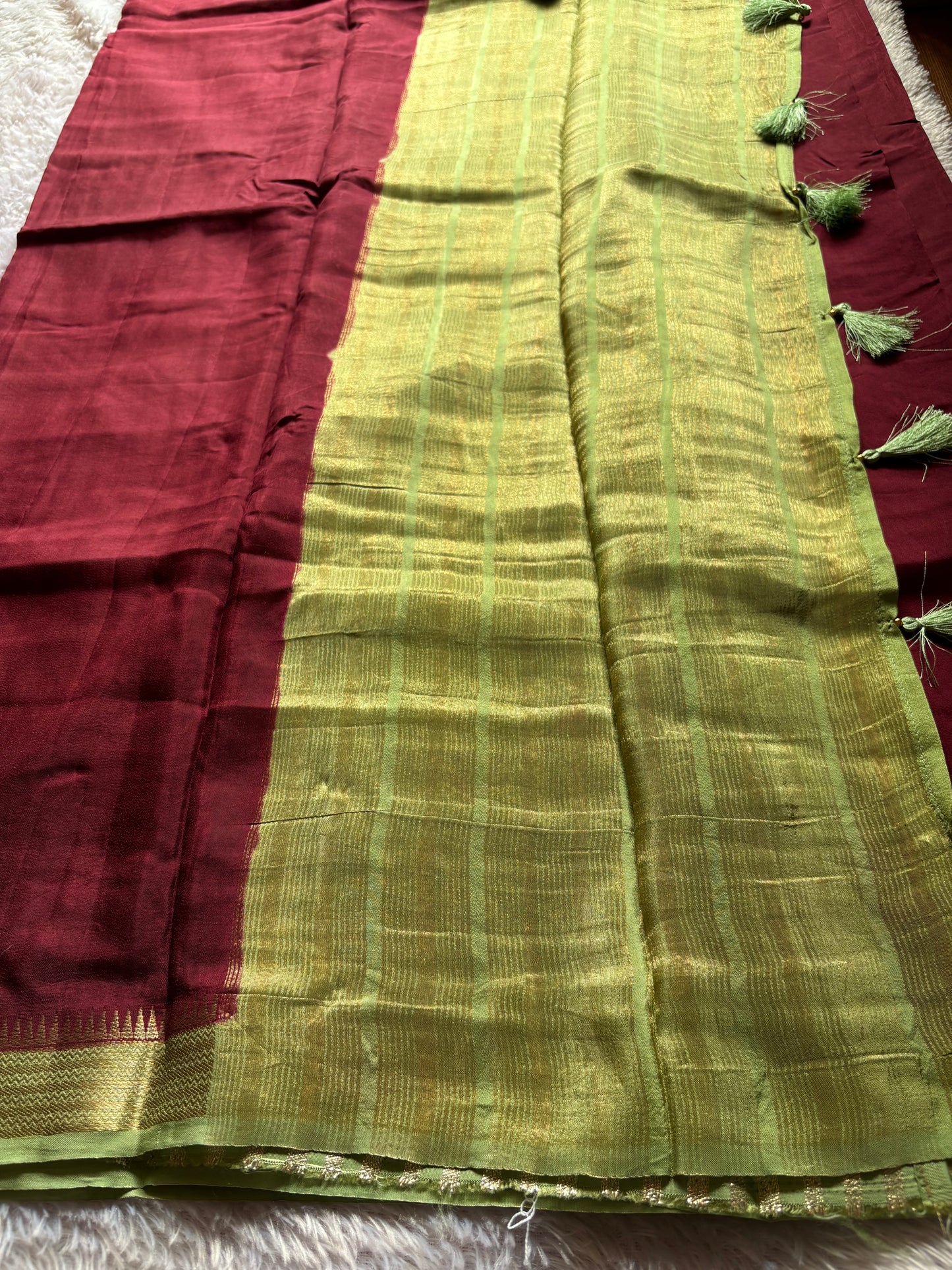 SS135 (2D) : Maroon-pista green