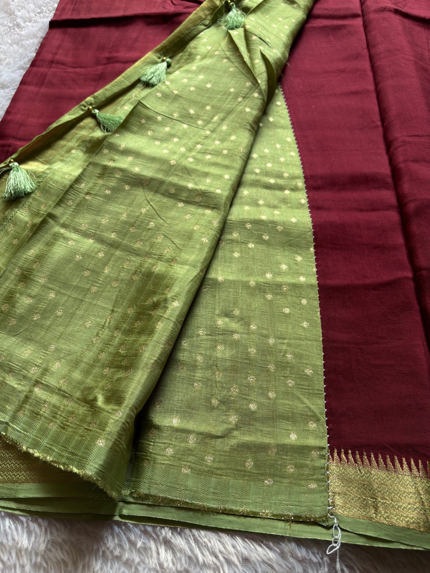 SS135 (2D) : Maroon-pista green