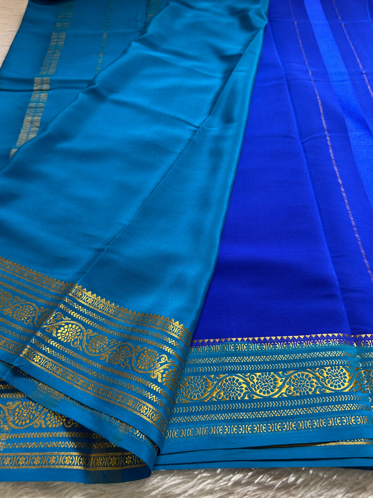 Kanaka (2D) : Royal blue-ananda blue