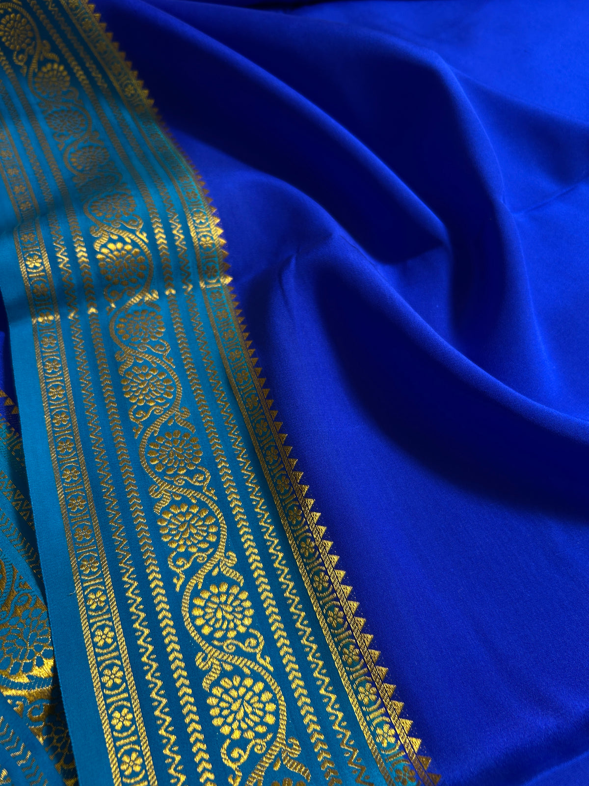 Kanaka (2D) : Royal blue-ananda blue