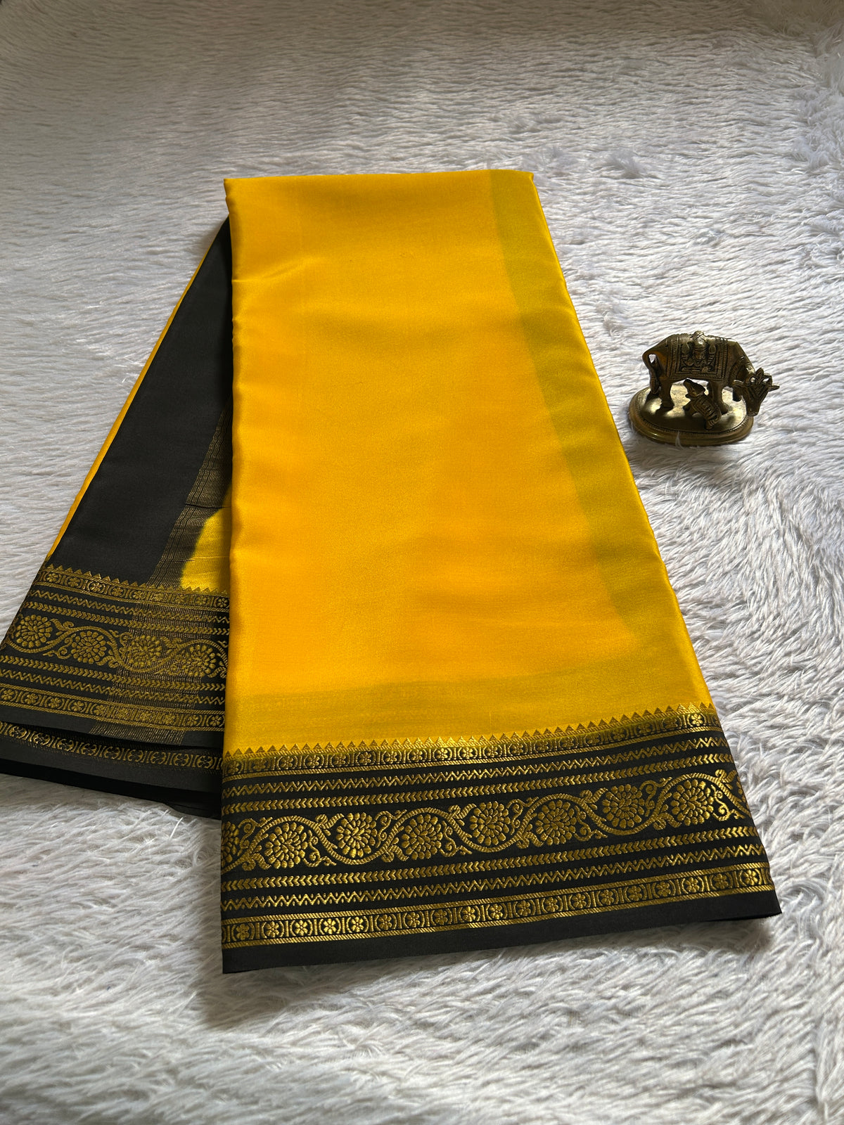 Kanaka (2D) : Mango yellow-black