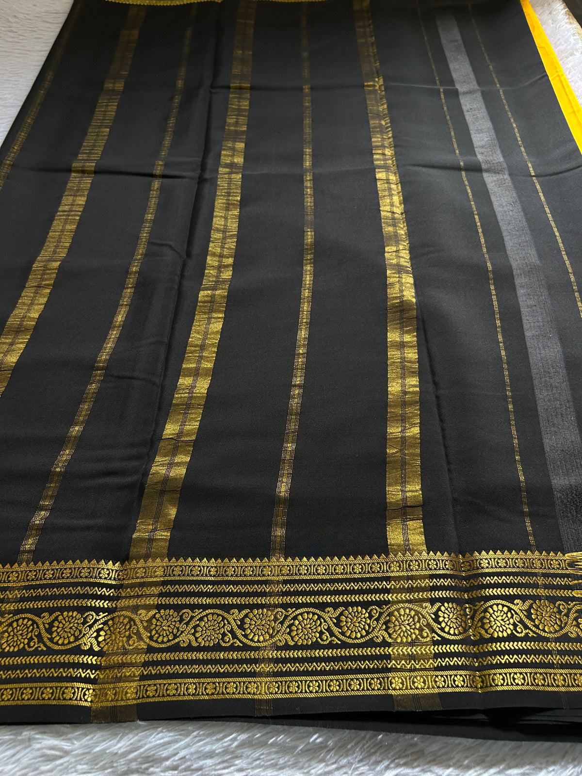 Kanaka (2D) : Mango yellow-black