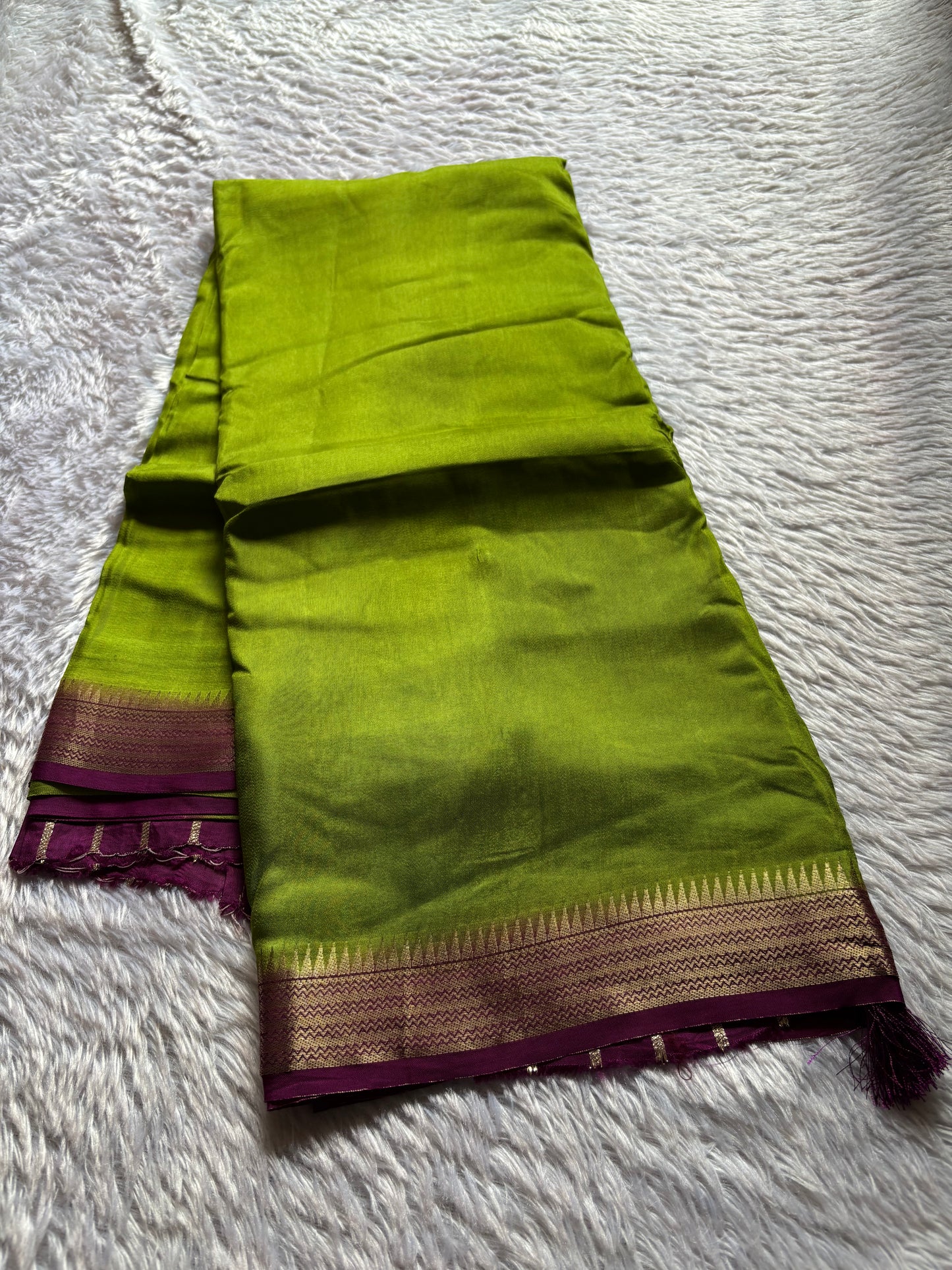 SS135 (2D) : Mehendi green-magenta