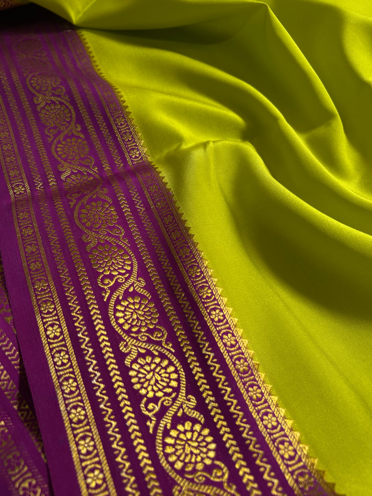 Kanaka (2D) : Olive-magenta