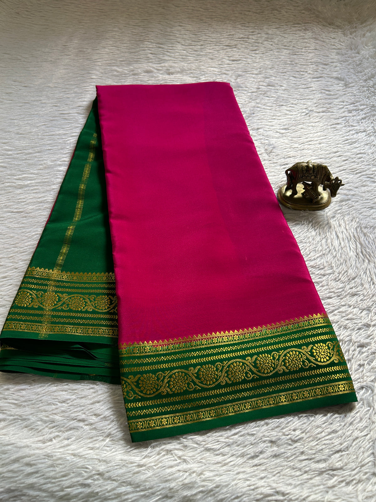 Kanaka (2D) : Rani pink-bottle green