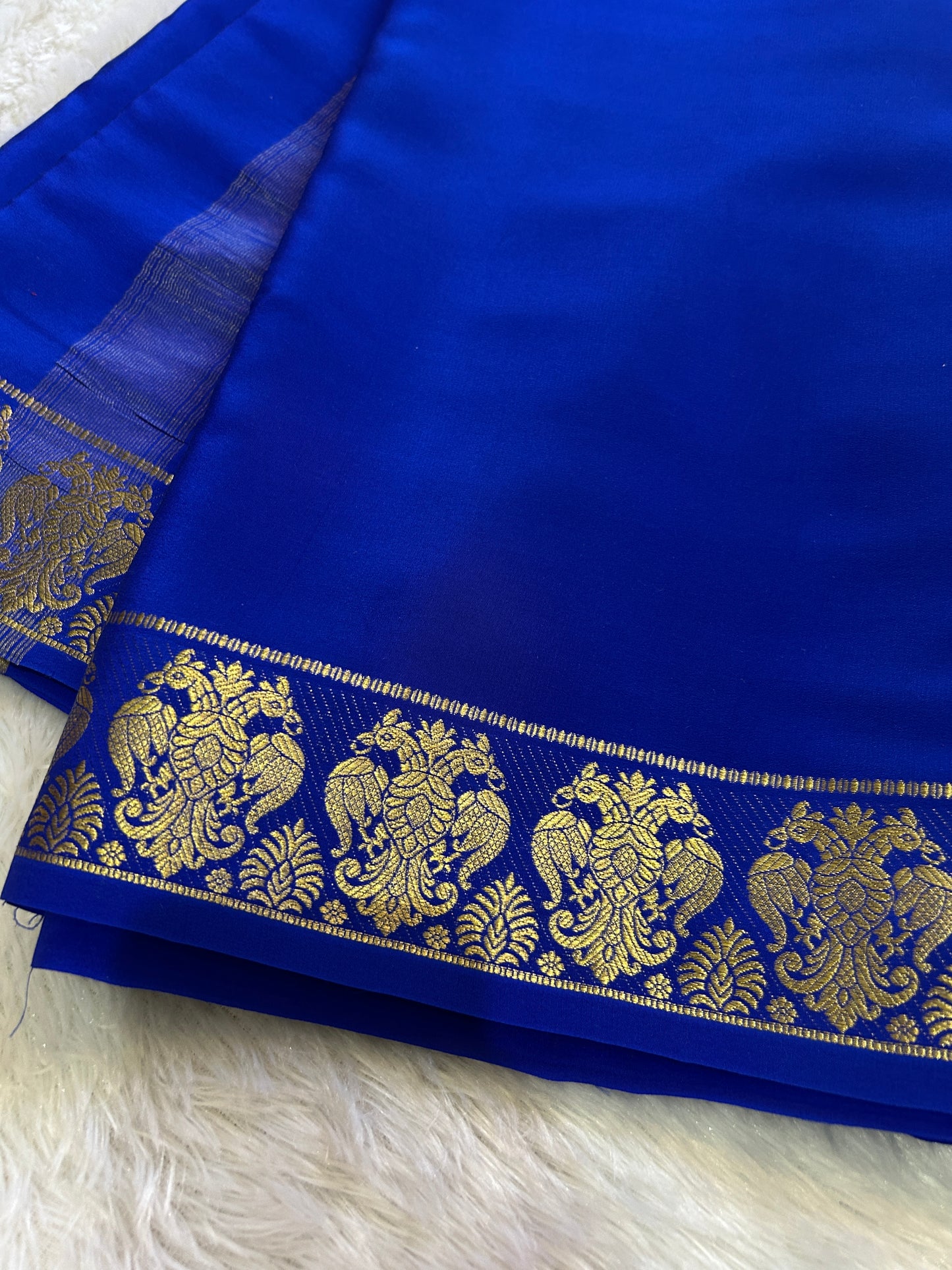 Ganda Berunda : Solid royal blue