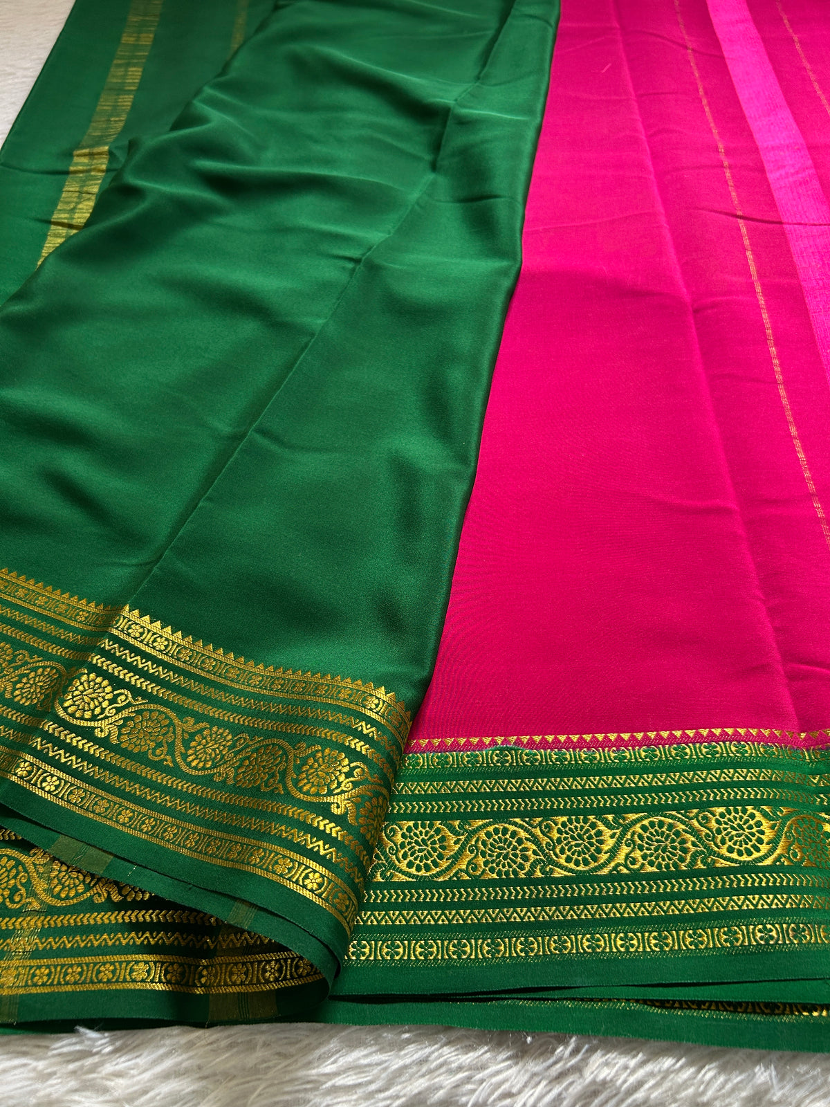 Kanaka (2D) : Rani pink-bottle green
