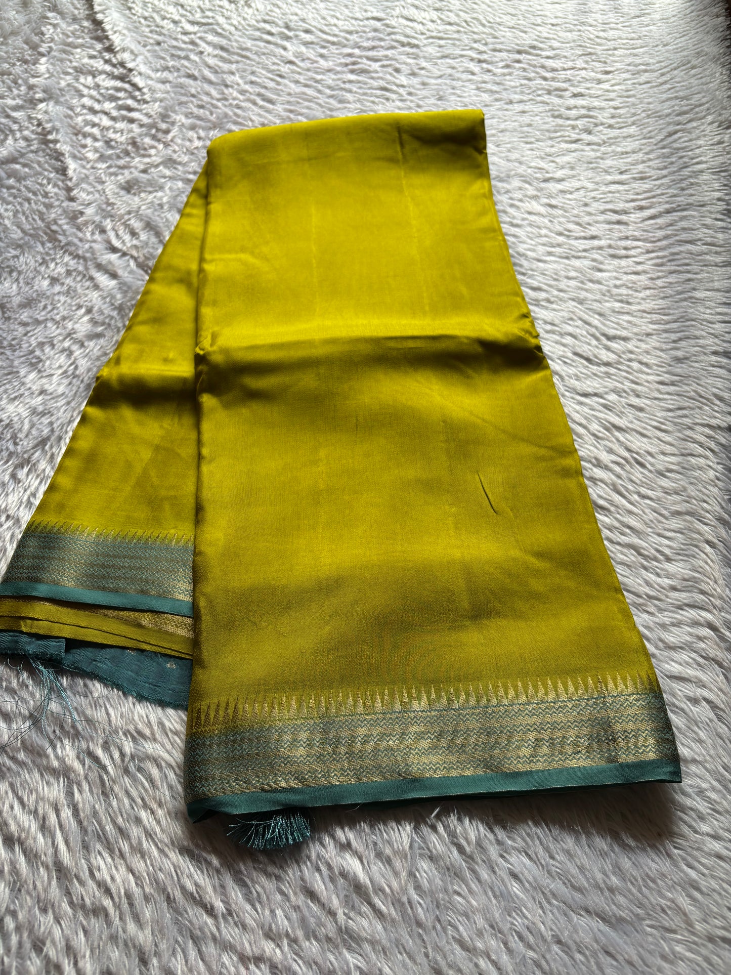 SS135 (2D) : Olive-sea green