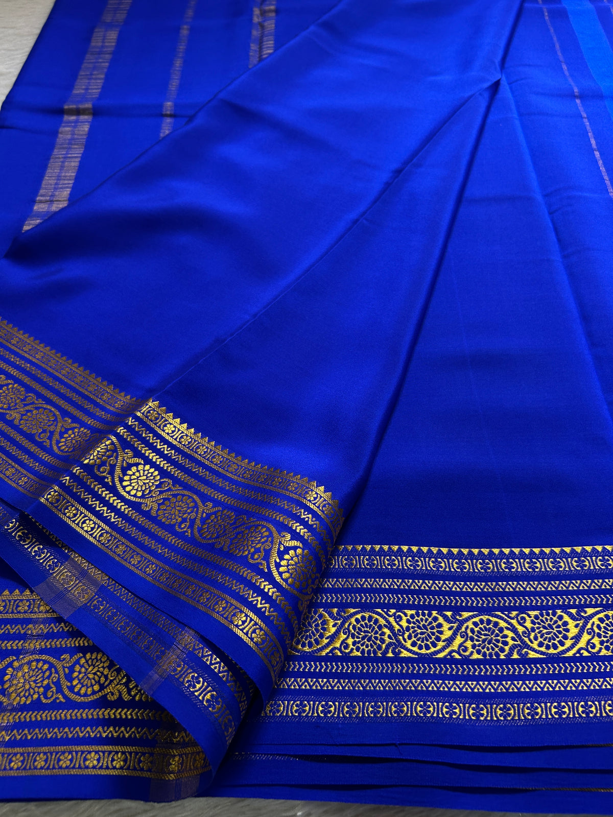 Kanaka : Solid Royal blue