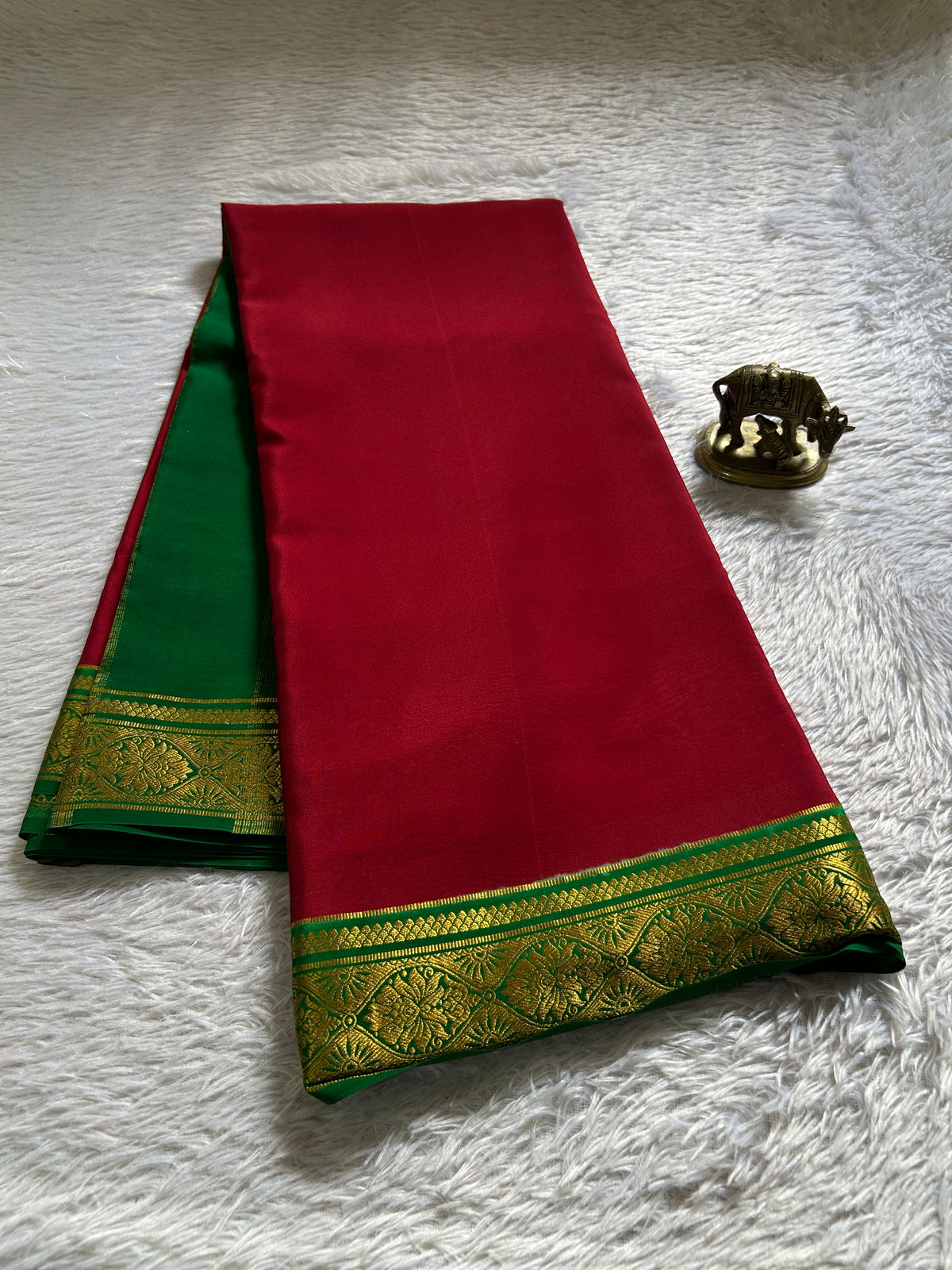 Sukanya (2D) : Dark red-bottle green