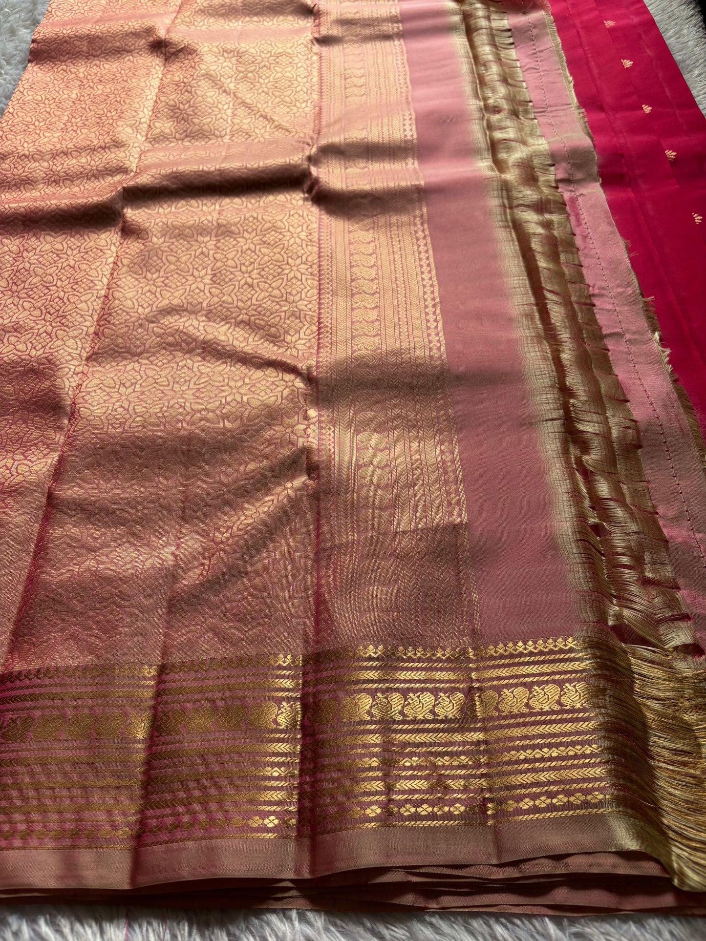 Harusha (2D) : Red-dusty rose