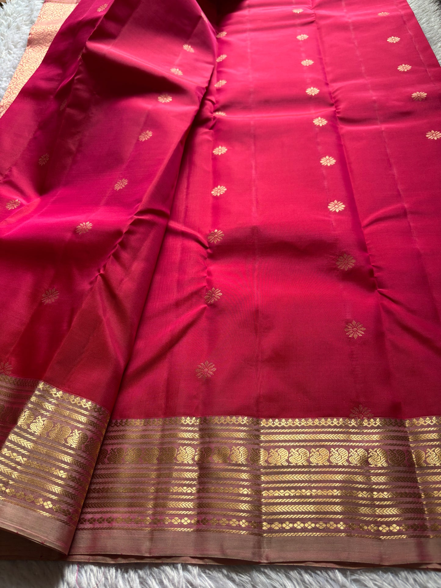 Harusha (2D) : Red-dusty rose