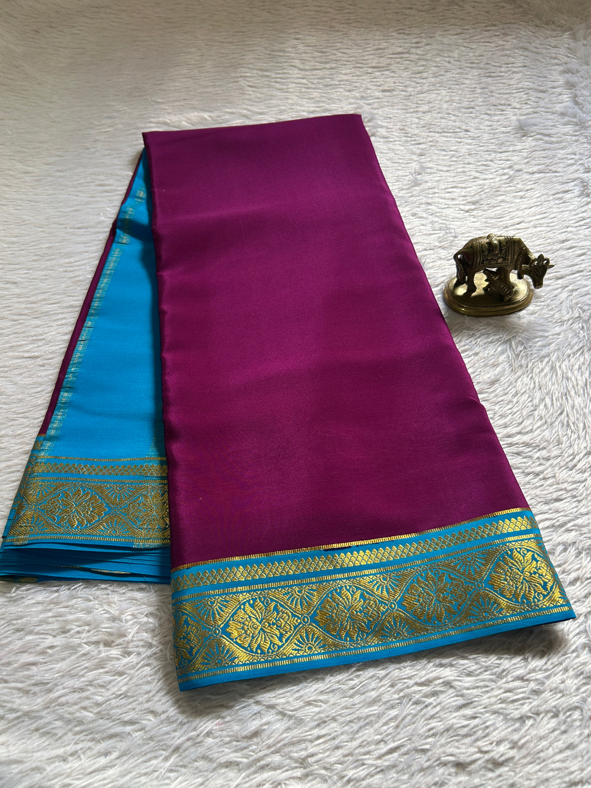 Sukanya (2D) : Deep magenta-ananda blue