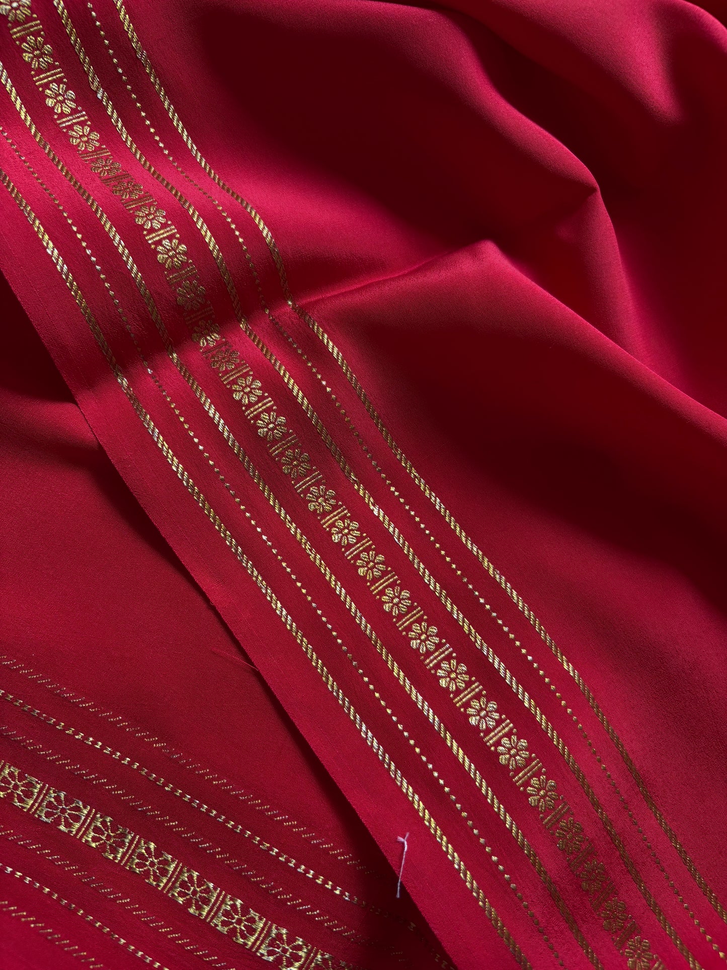 Mallige : Solid Red