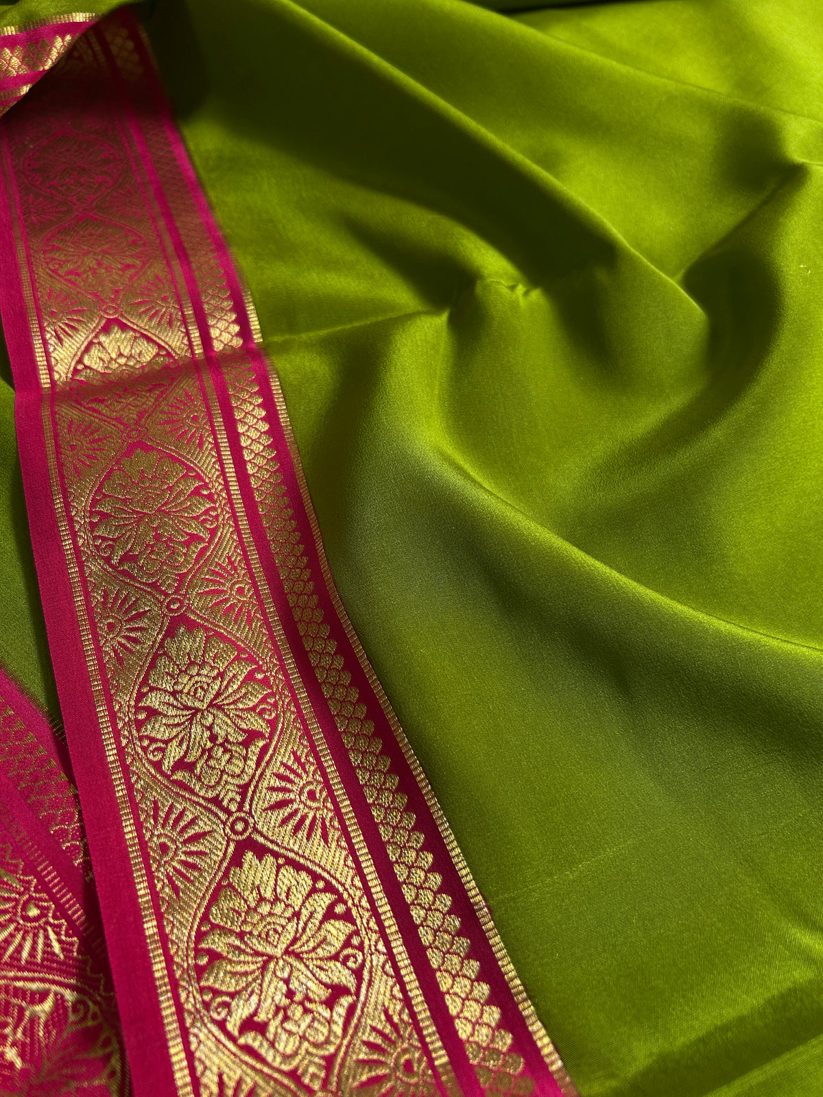 Sukanya (2D) : Mehendi green-rani pink