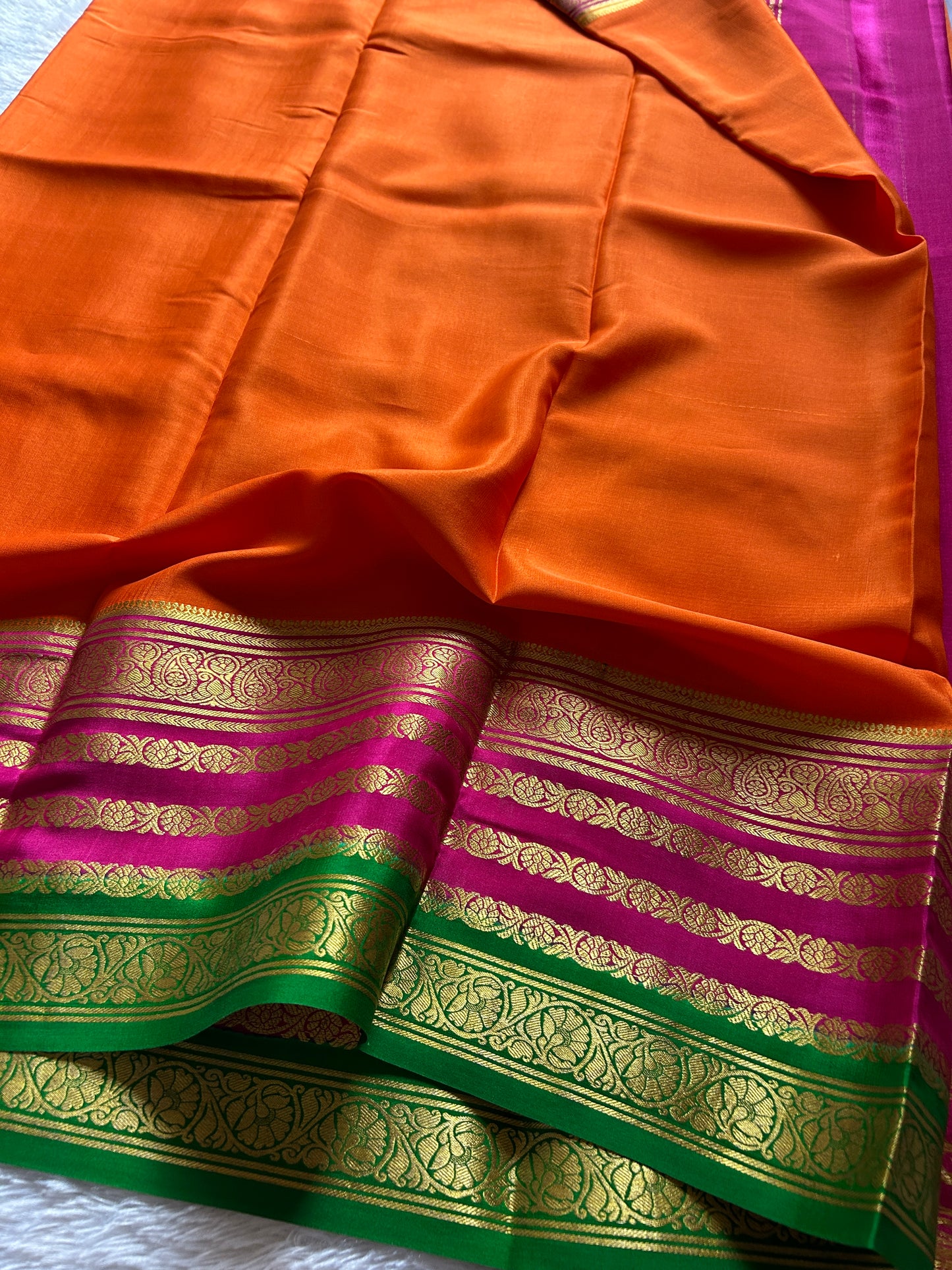 Bindu (3D) : Orange-pink-green