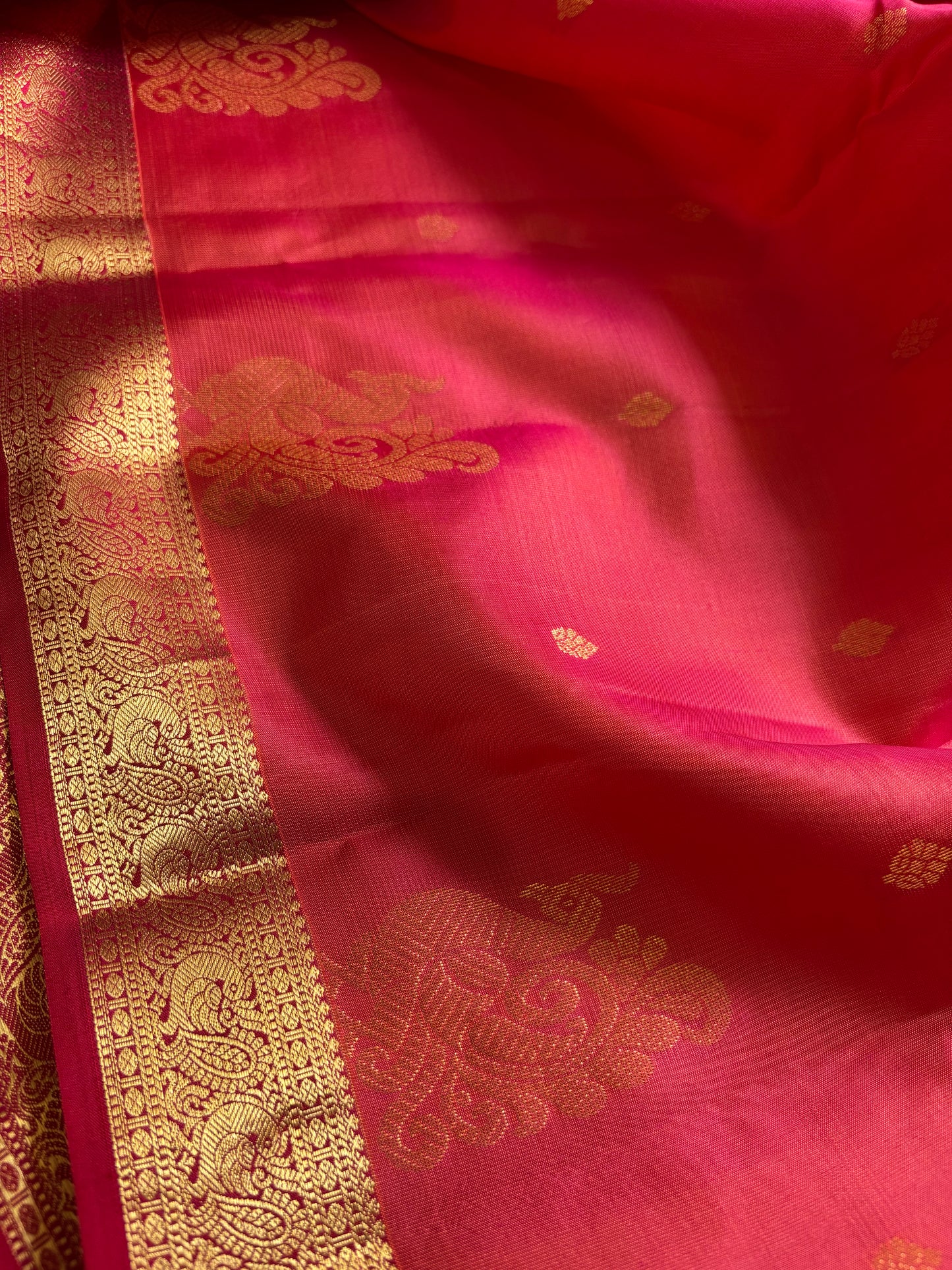 Sambrama (2D) : Pinkish red-red