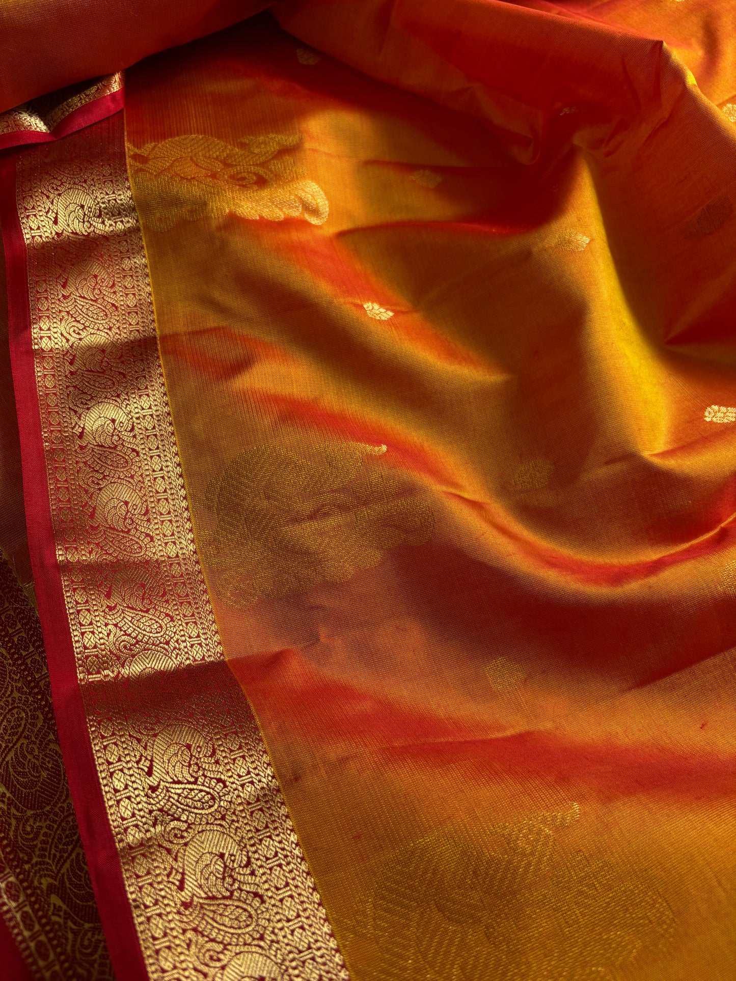 Sambrama (2D) : Golden yellow-red