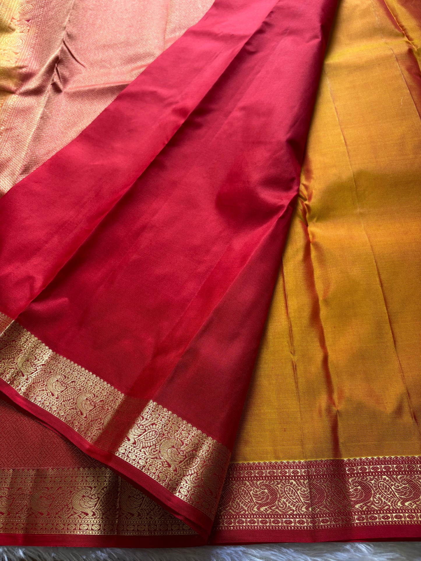 Sambrama (2D) : Golden yellow-red