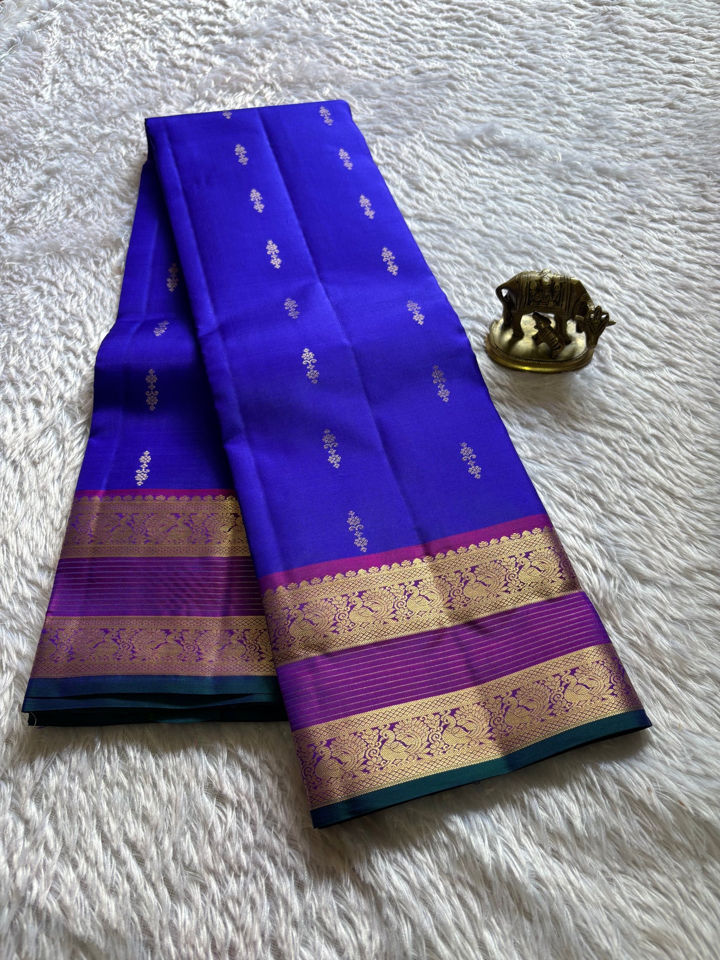 Sambrama (2D) : Royal blue-dark magenta