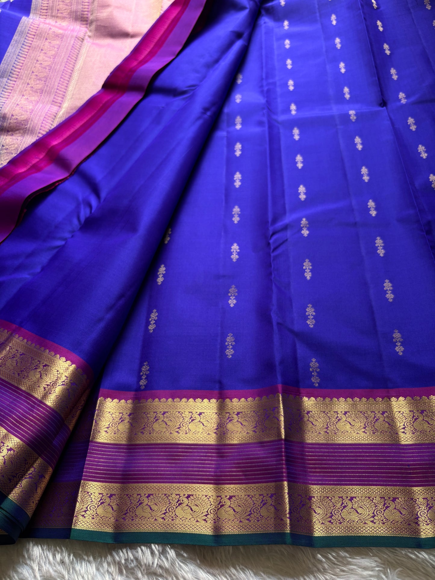 Sambrama (2D) : Royal blue-dark magenta