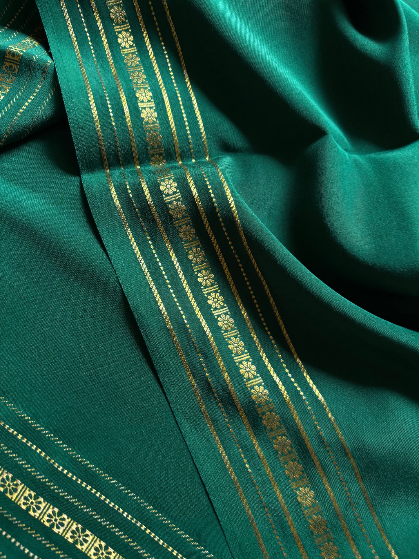 Mallige : Solid Bottle green