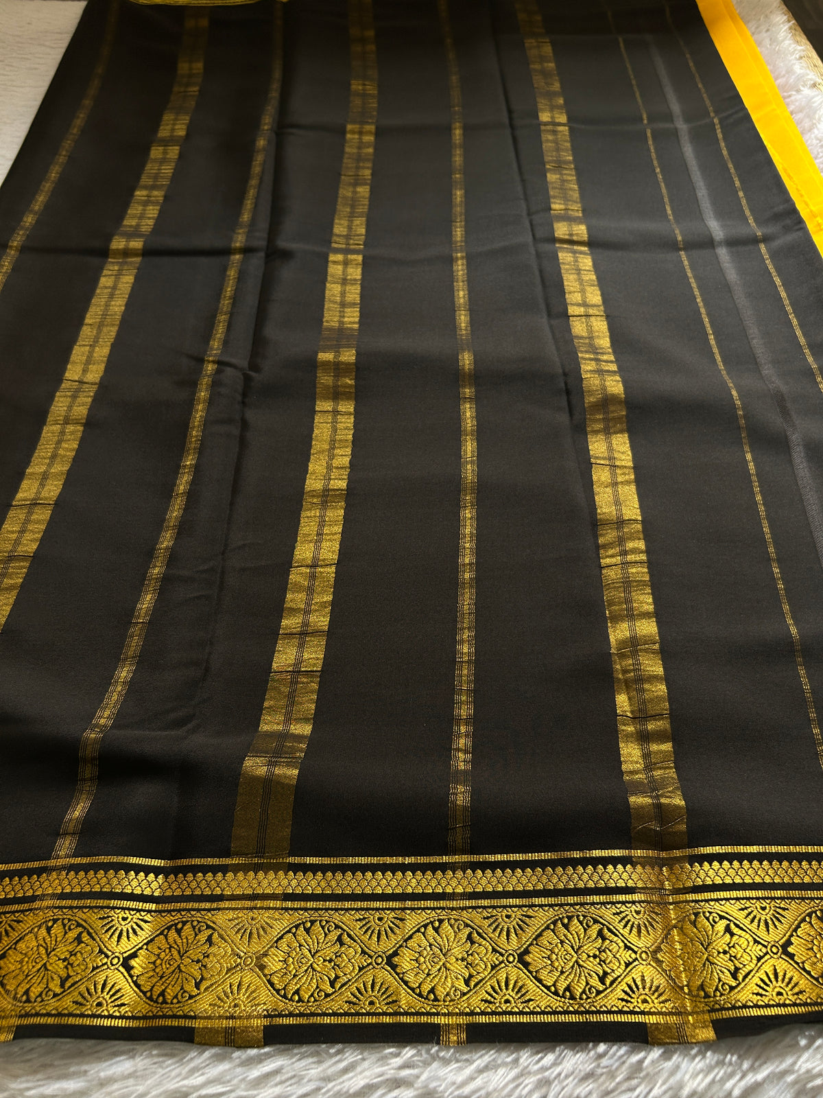 Sukanya (2D) : Mango yellow-black