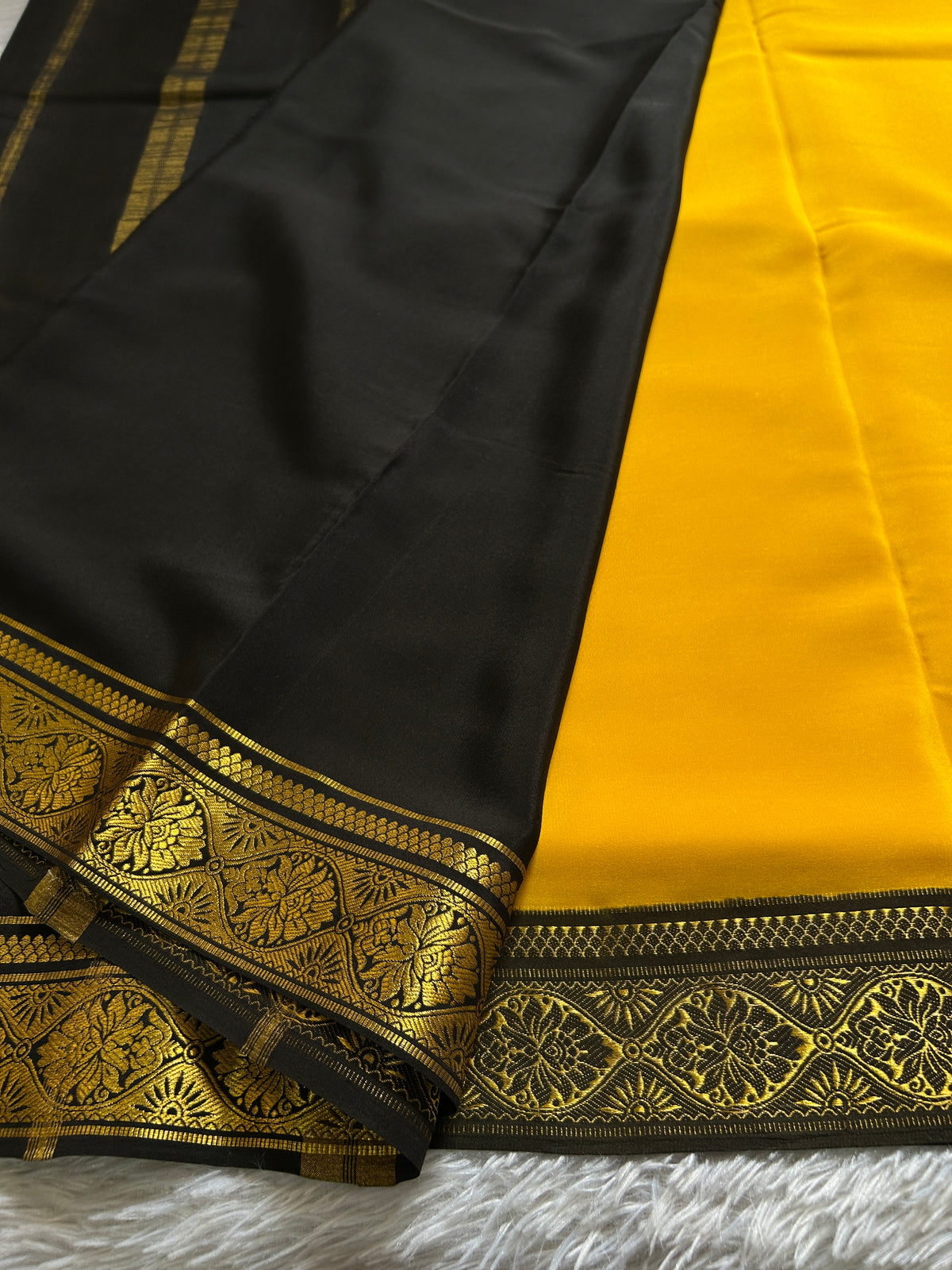 Sukanya (2D) : Mango yellow-black